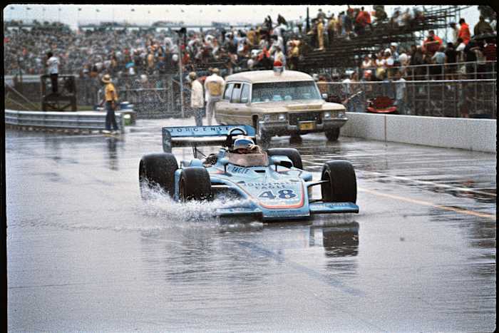 1975-indy-500-bobby-unser-080085277final.jpg